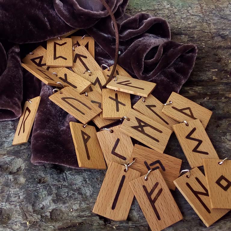 Rune ciondoli in legno di Faggio - immagine 4